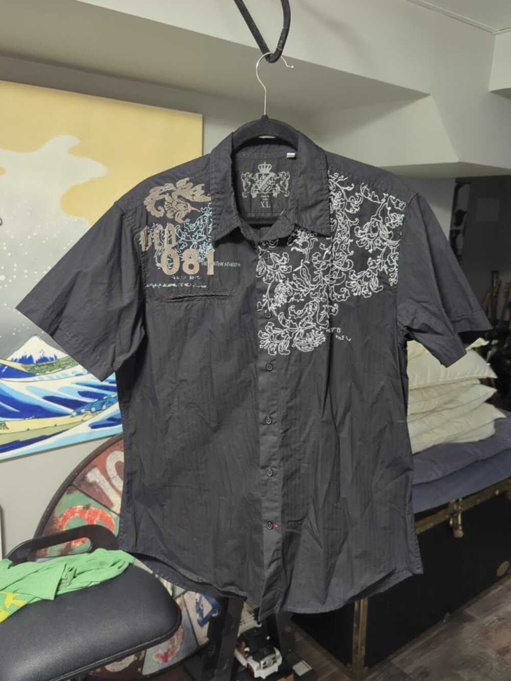 Guess Mens Black Embroidered Short Sleeve Button Up Shirt Size XL Rock And Roll